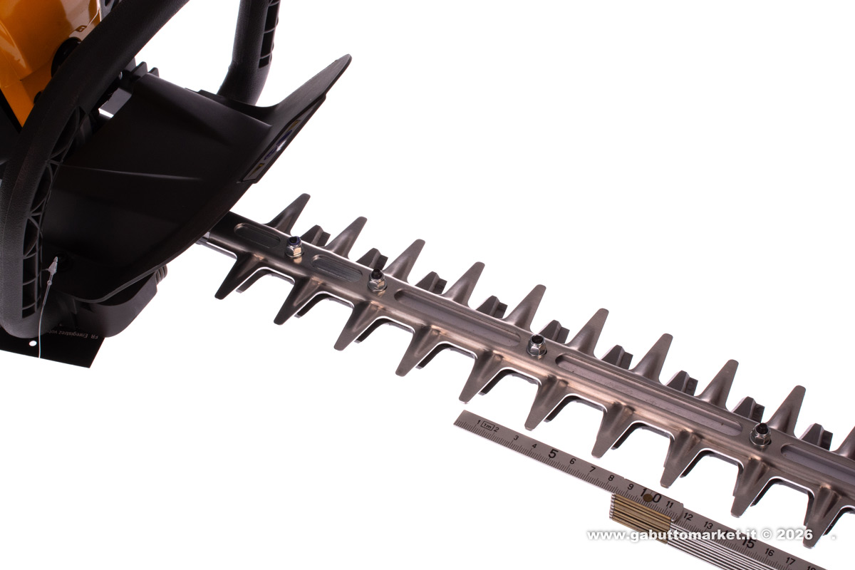 La capacit&agrave; di taglio della lama del Taglaisiepi Stiga HT 525 &egrave; di 3 centimetri 